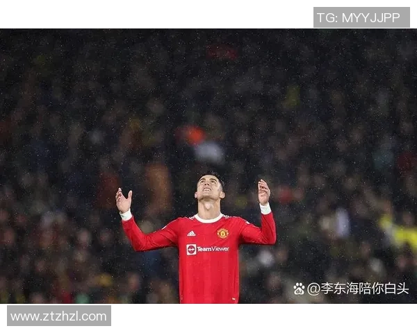 足球明星失恋后的心碎瞬间高清图片分享与情感故事揭秘